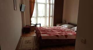 Гостиница Гостевой дом Оливия Дагомыс Двухместный номер с 2 отдельными кроватями и хорошим видом-1